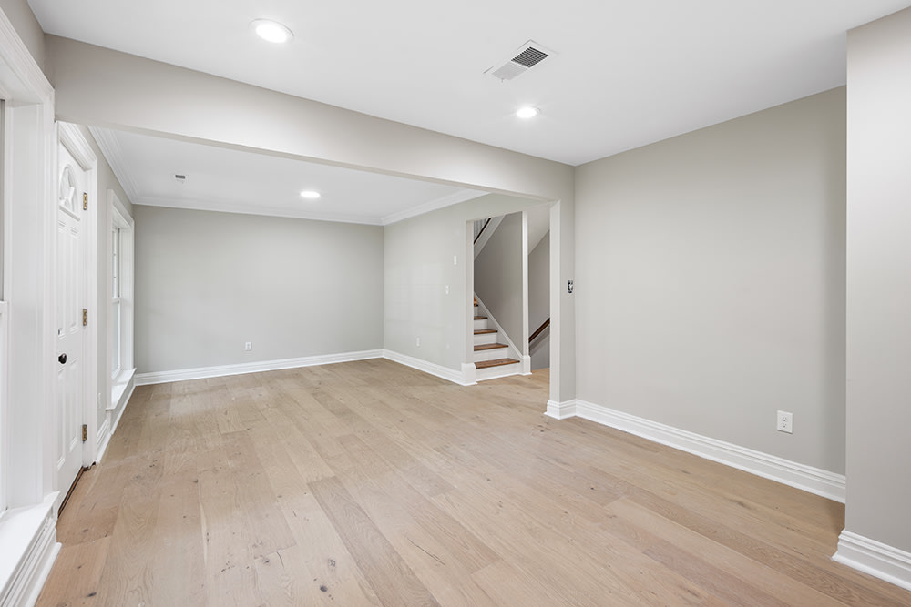 Greenwich Oaks Image 16