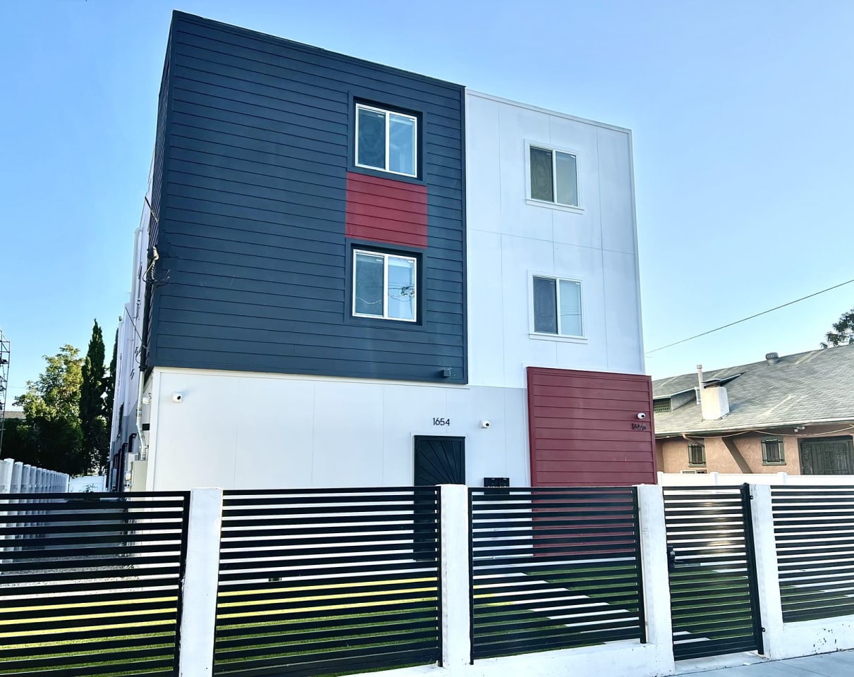1654 W 35th Street - Co-Living Housing Image 2