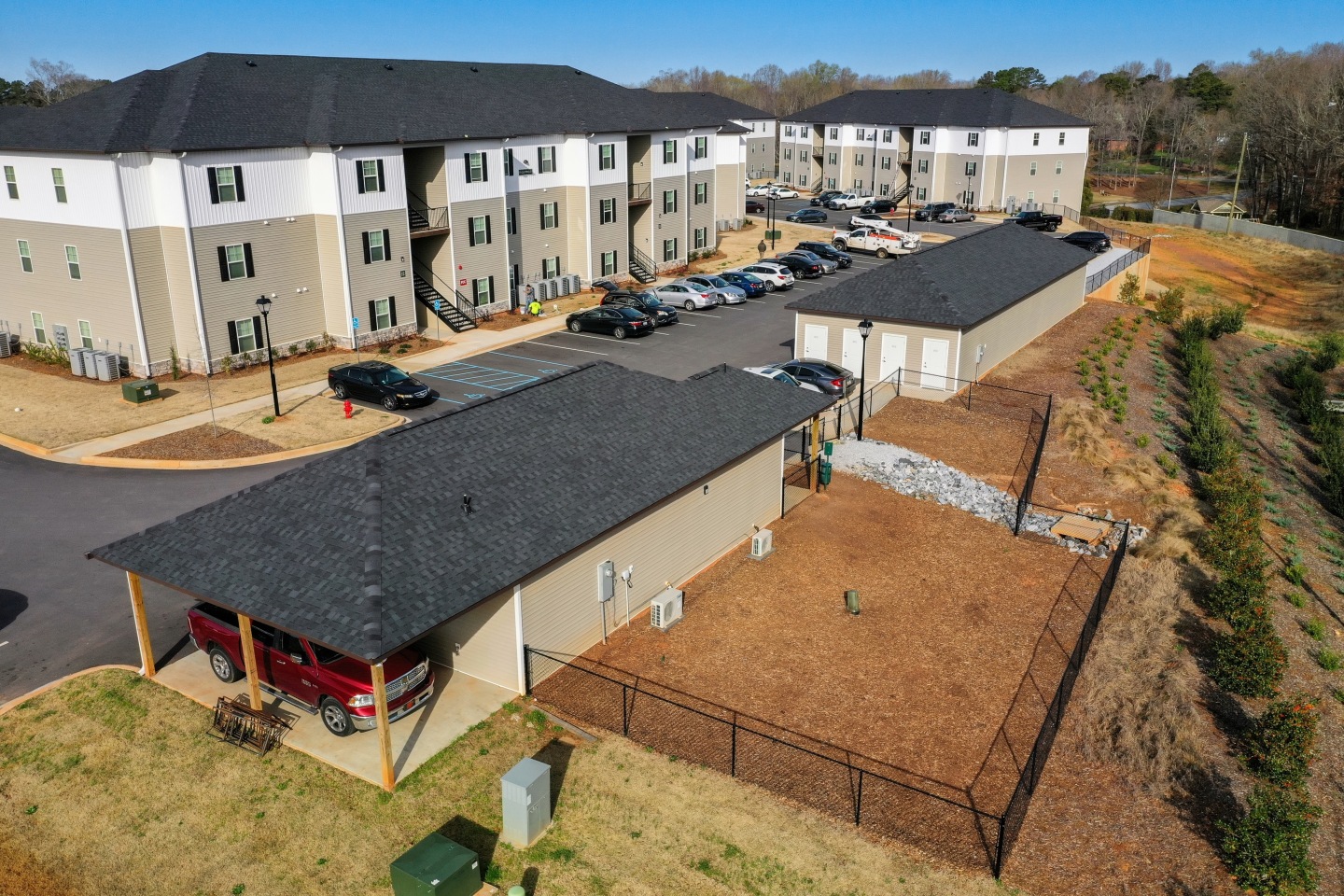 Water's Edge Apartments Image 5