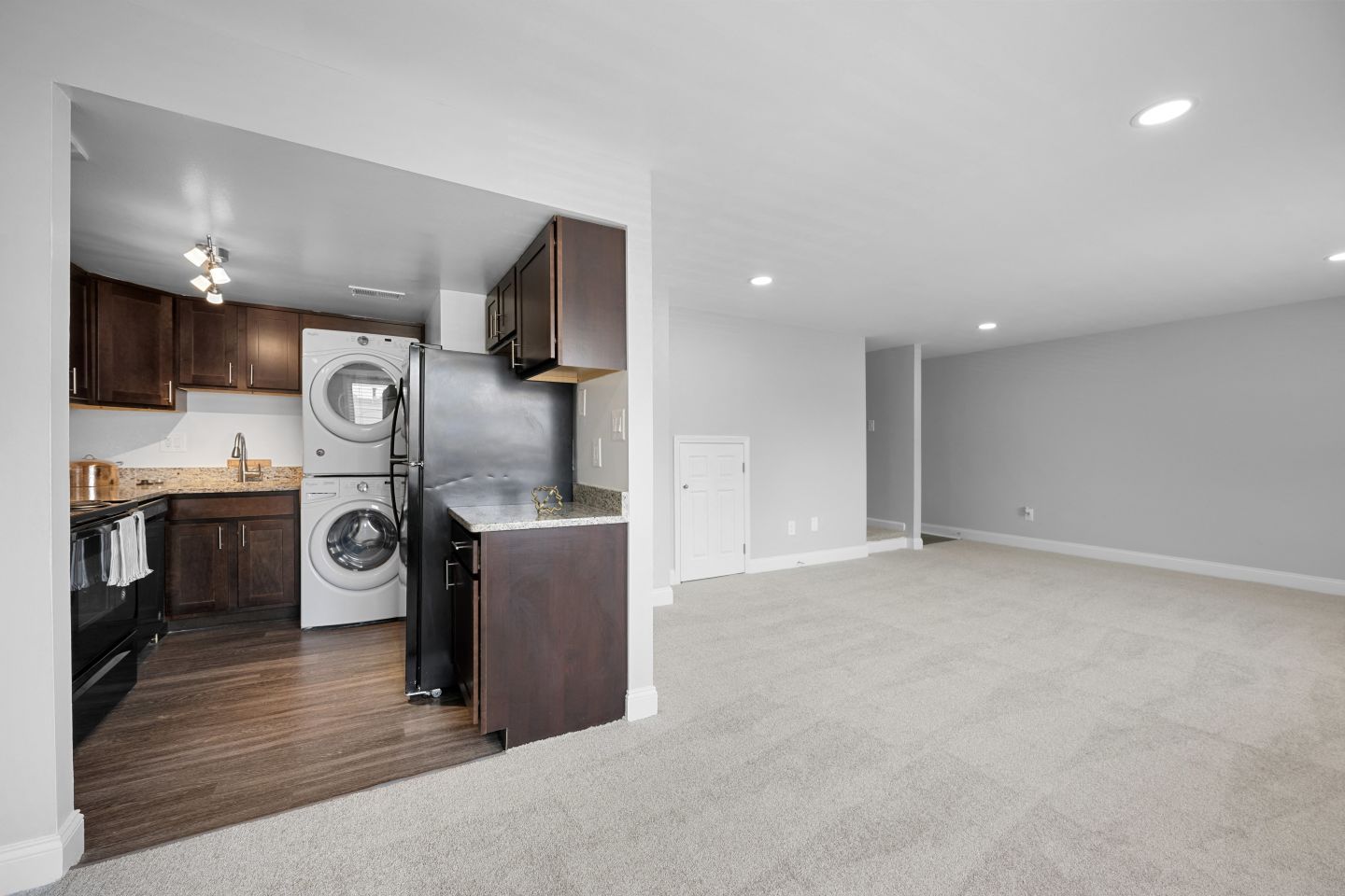 Gainsborough Court, Churchill Mews, and Copperfield Square Apartments & Townhomes Image 38