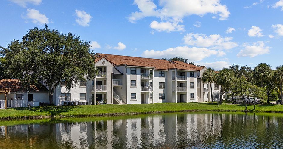 La Vue at Emerald Pointe Image 2