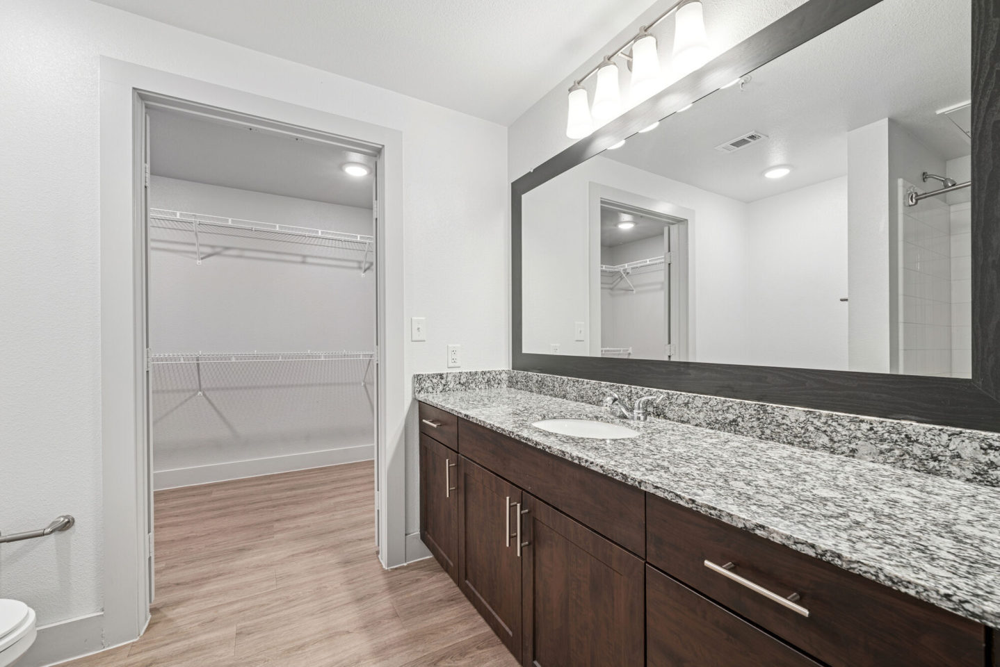 Plum Tree Apartments Image 9