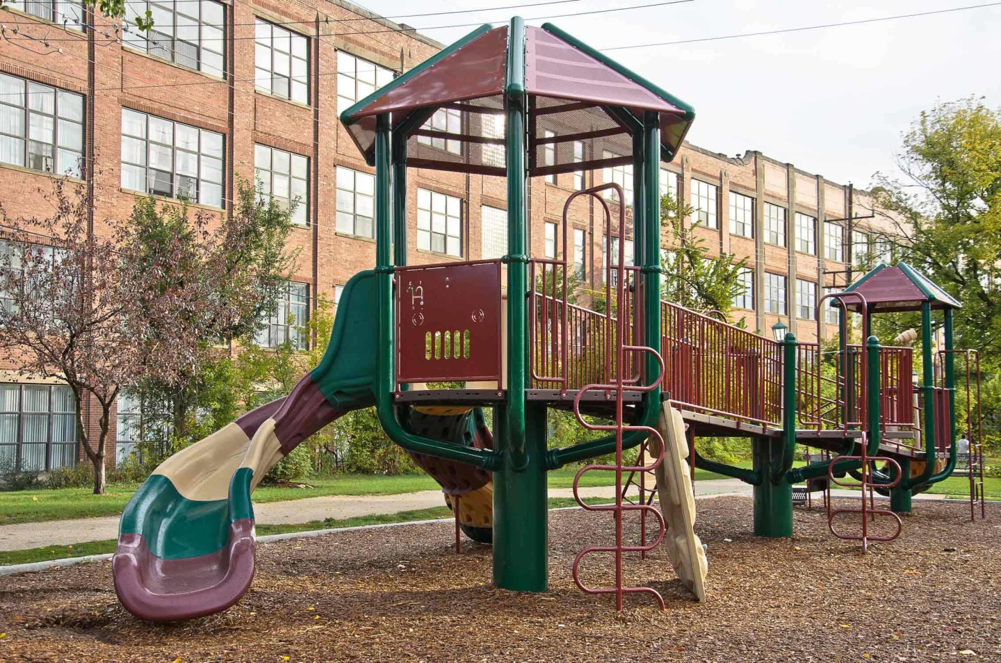 Ovaltine Court Image 16