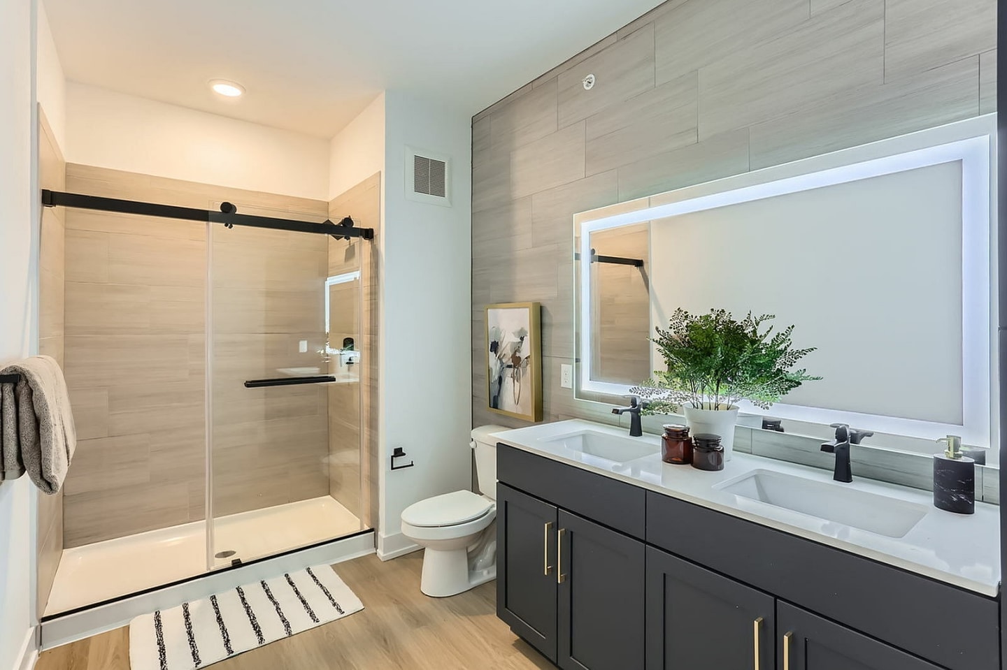Ara Townhomes & Flats Image 5
