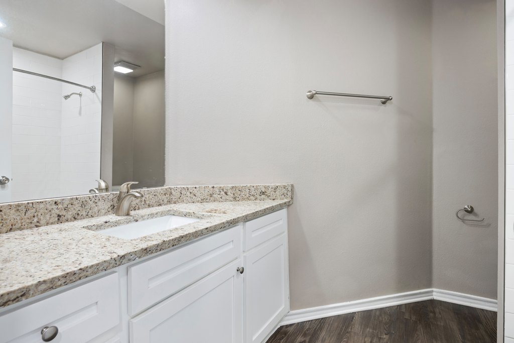 Waters Edge Apartment Homes Image 39