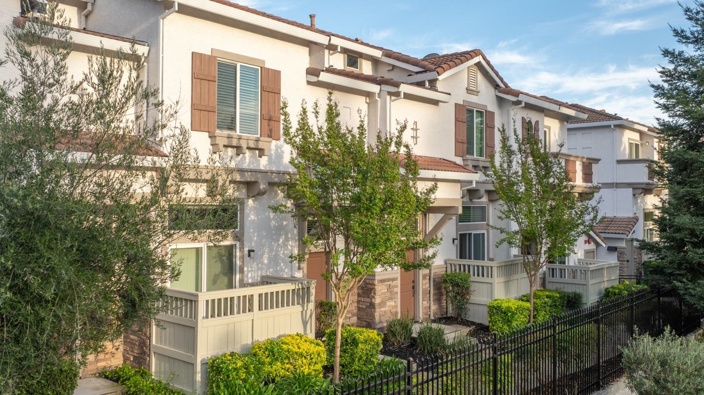 Adora Townhomes Image 24