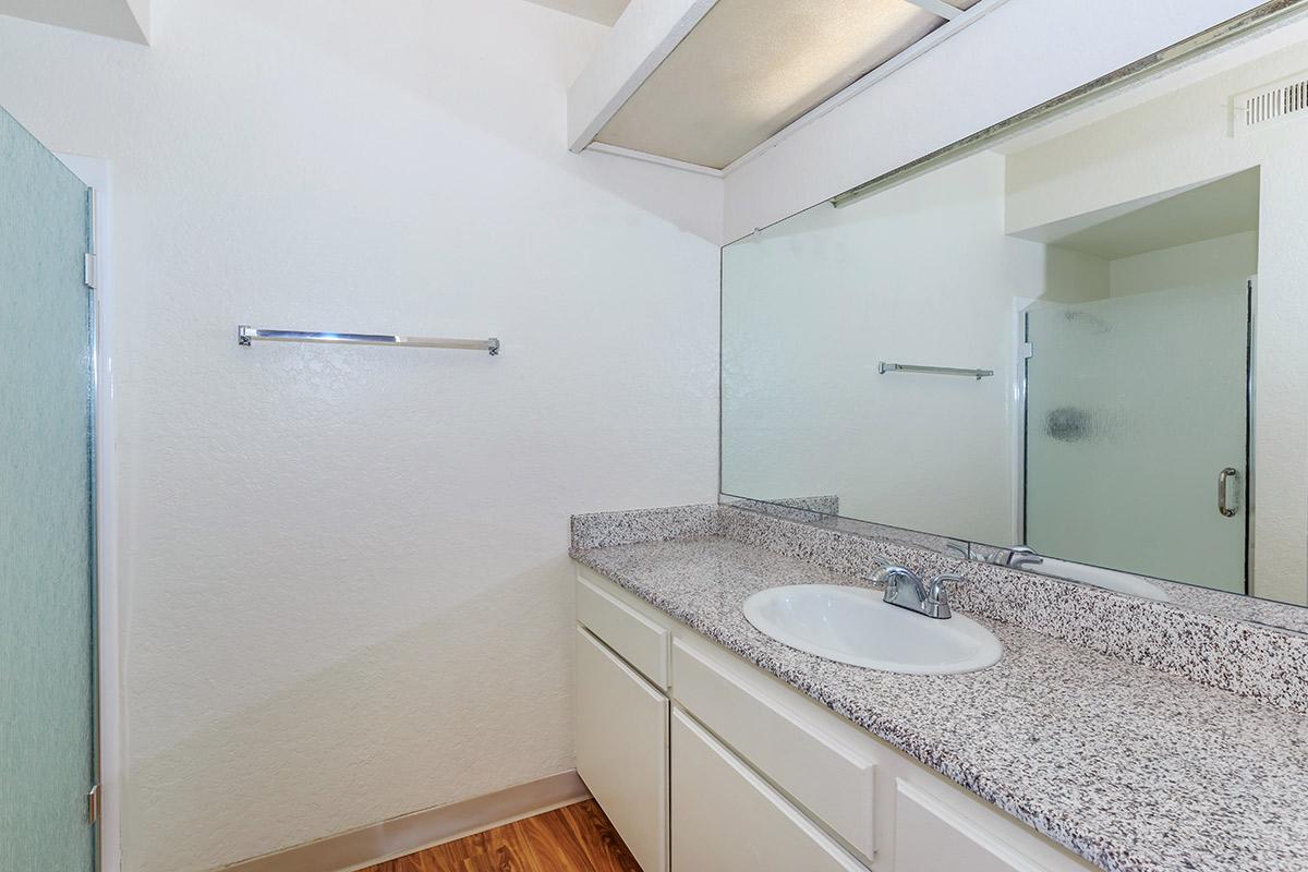 Carlyle Square Apartment Homes Image 15