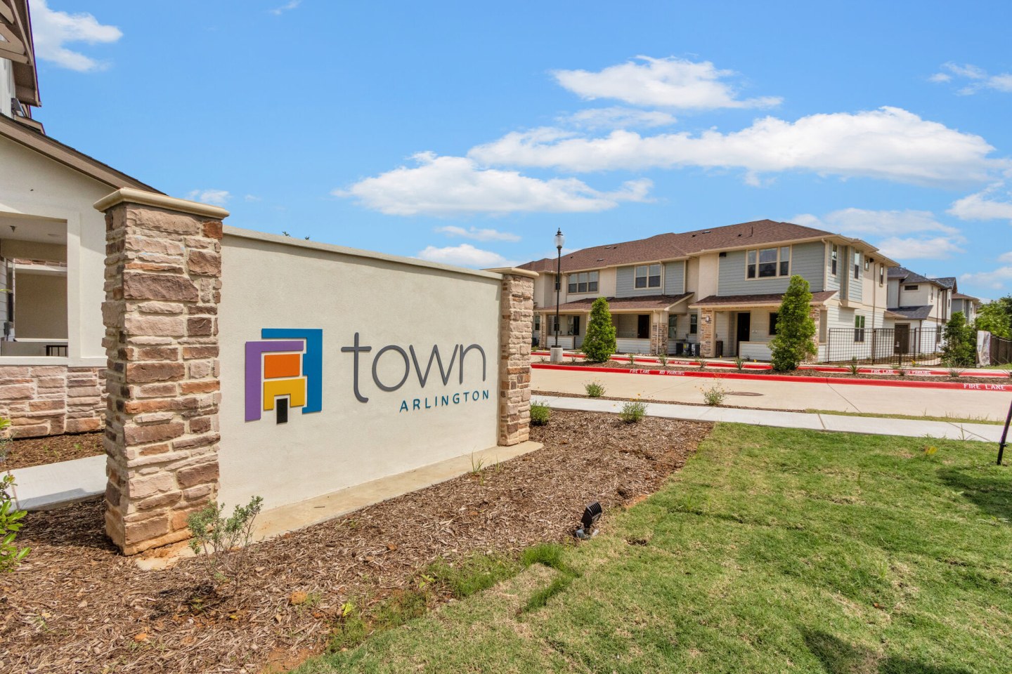 Town Arlington Image 5