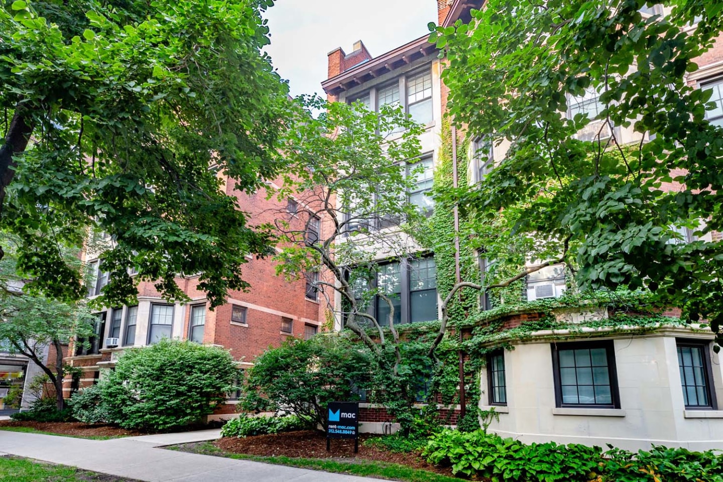 5325 S. Hyde Park Boulevard Image 2