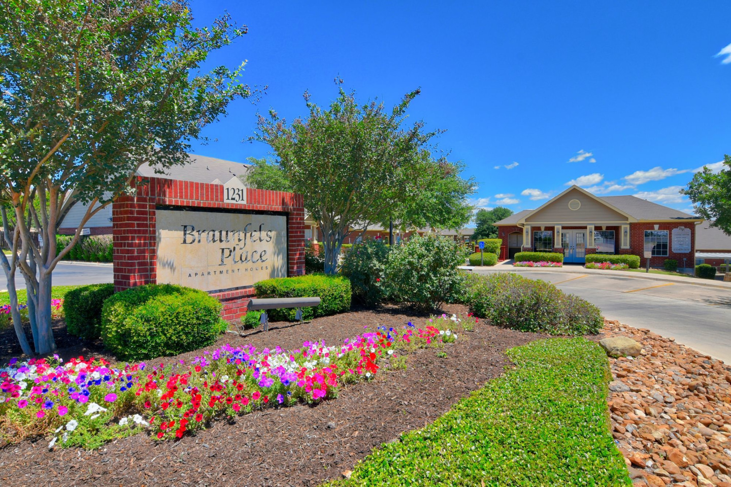Braunfels Place Image 24