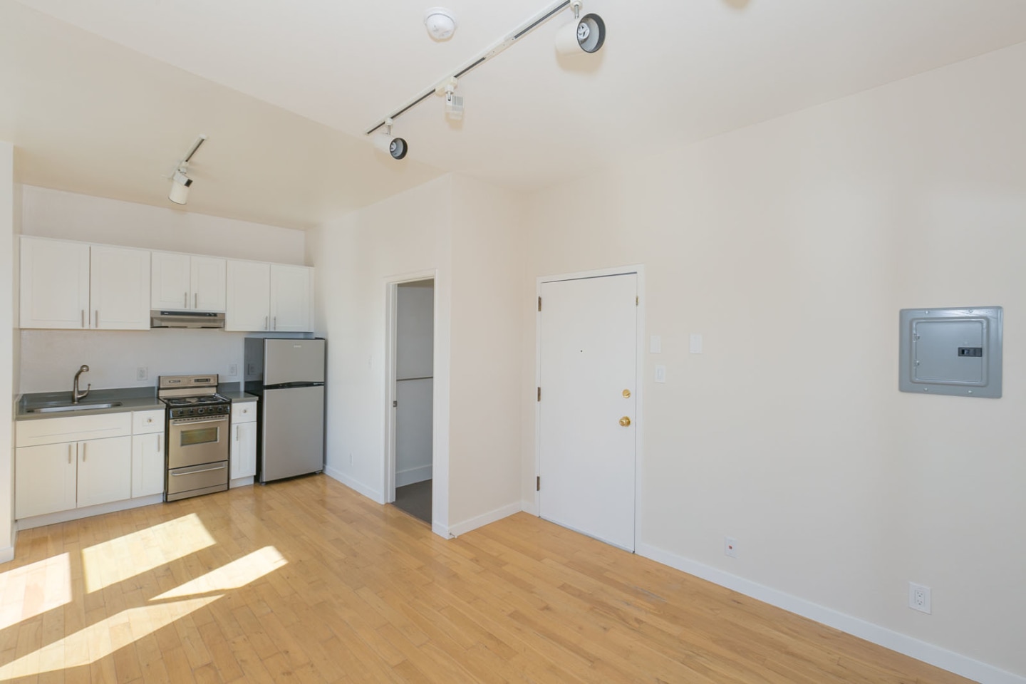 2385 Folsom Image 35