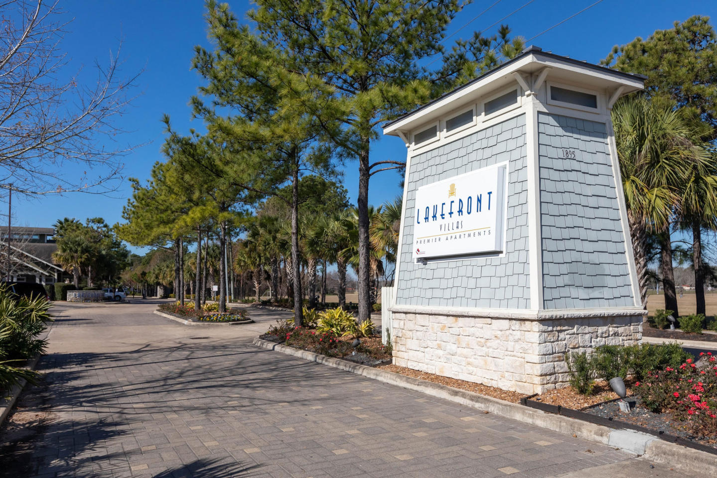 Lakefront Villas Image 23