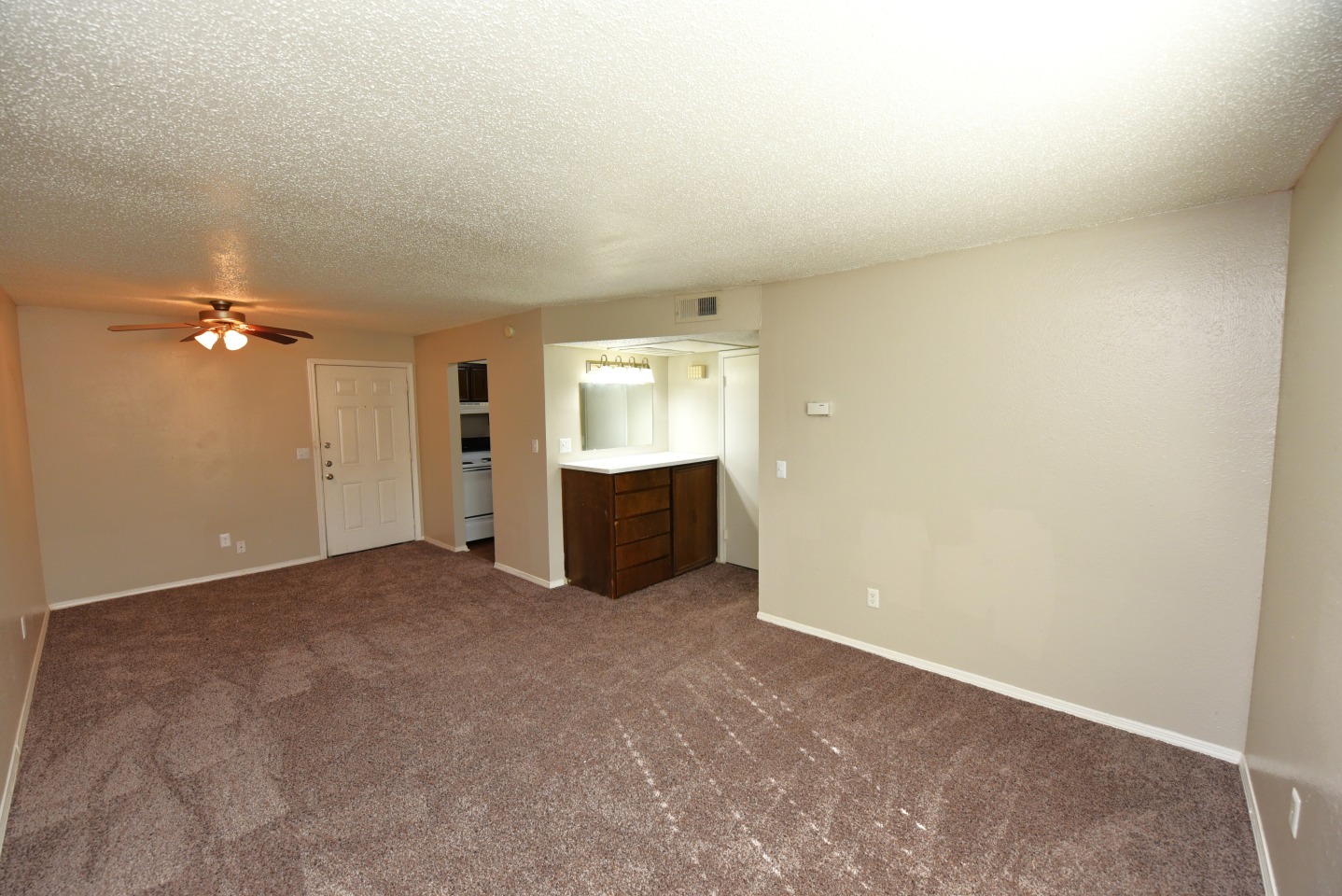 Raintree Meadows Apartment Homes Image 9