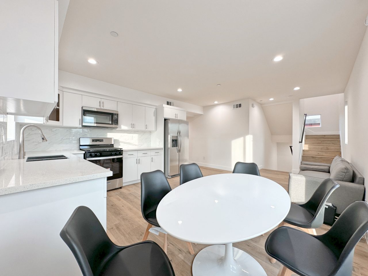 1529-1531 W 35th Pl - Co-Living Image 24