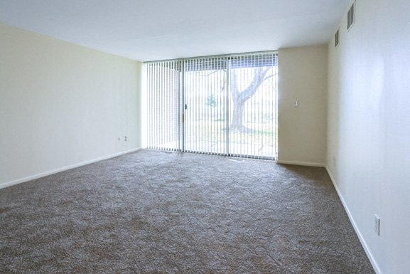 Amherst Manor Image 4