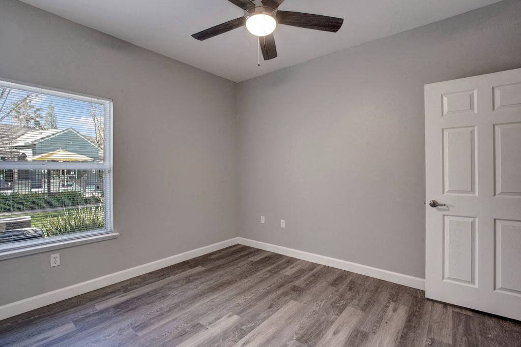 Broadleaf Apartments Image 10