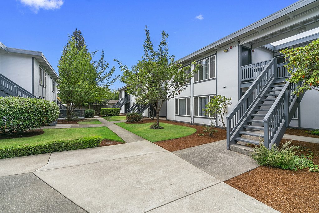 Capri Apartments Image 6