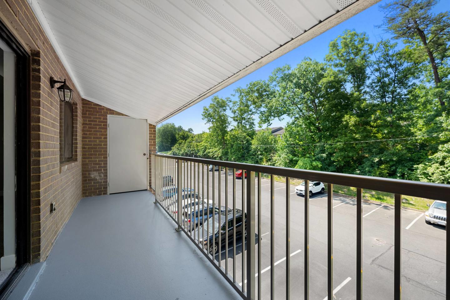 Gainsborough Court, Churchill Mews, and Copperfield Square Apartments & Townhomes Image 3