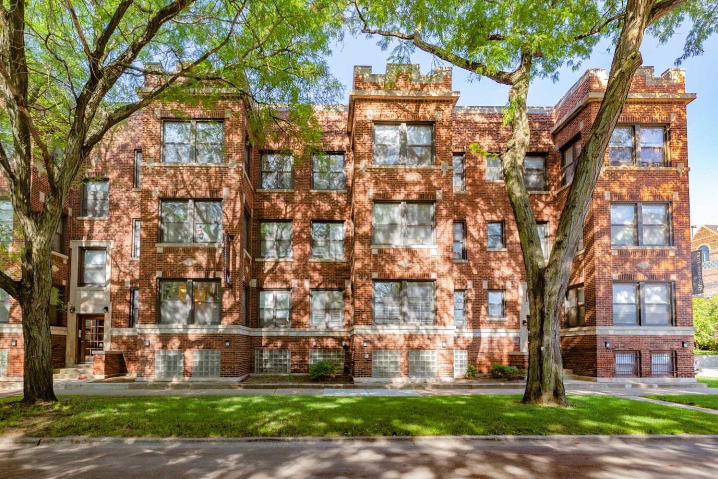 5400-5408 S. Ingleside Avenue Image 10