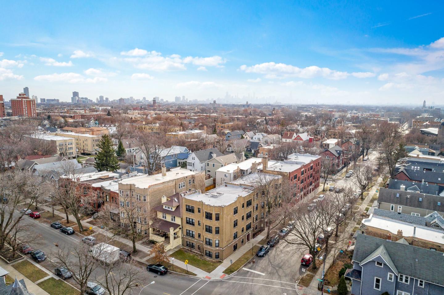 4547-57 N Leavitt Image 3