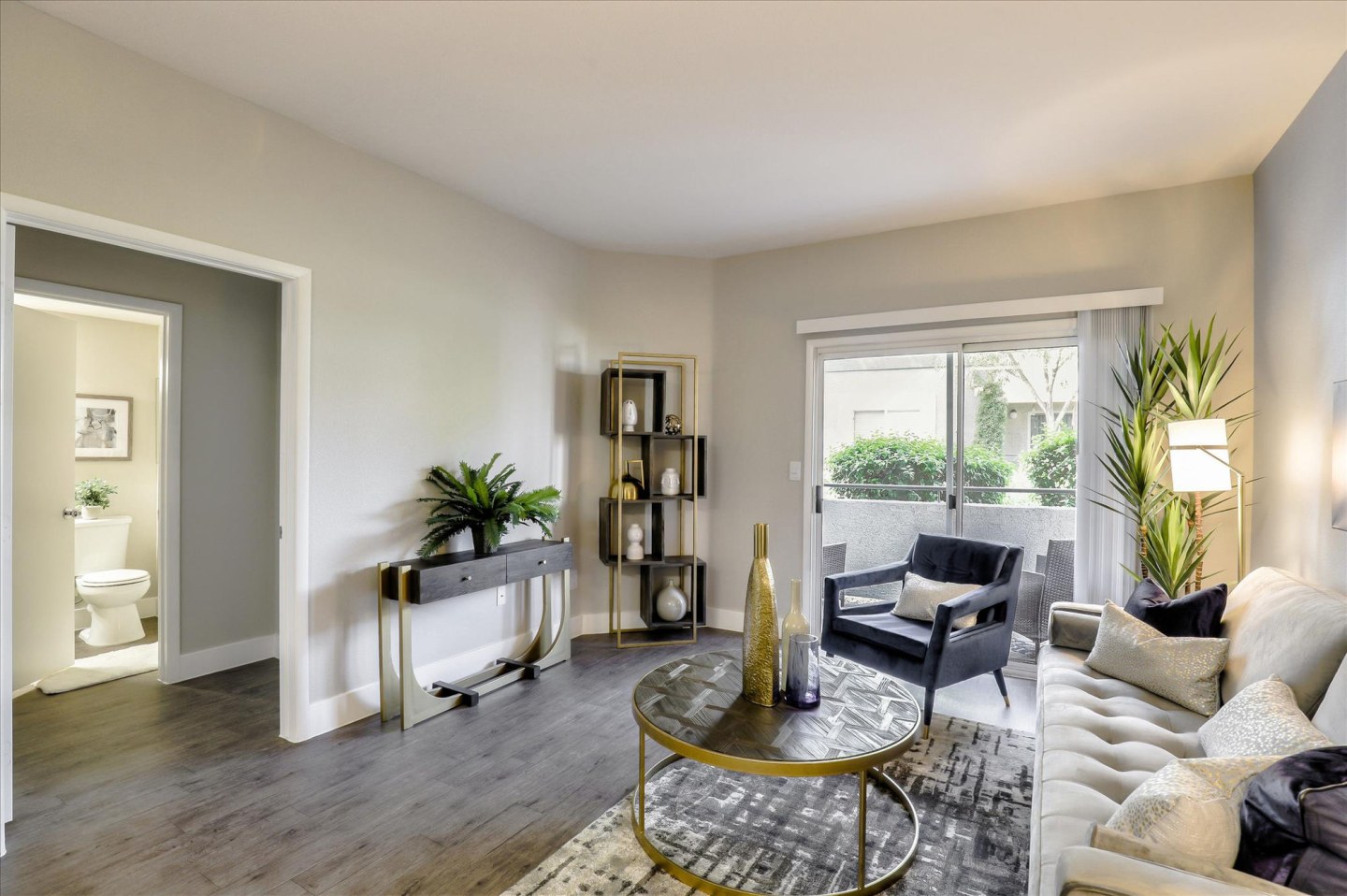 South Valley Ranch Apartments Image 3