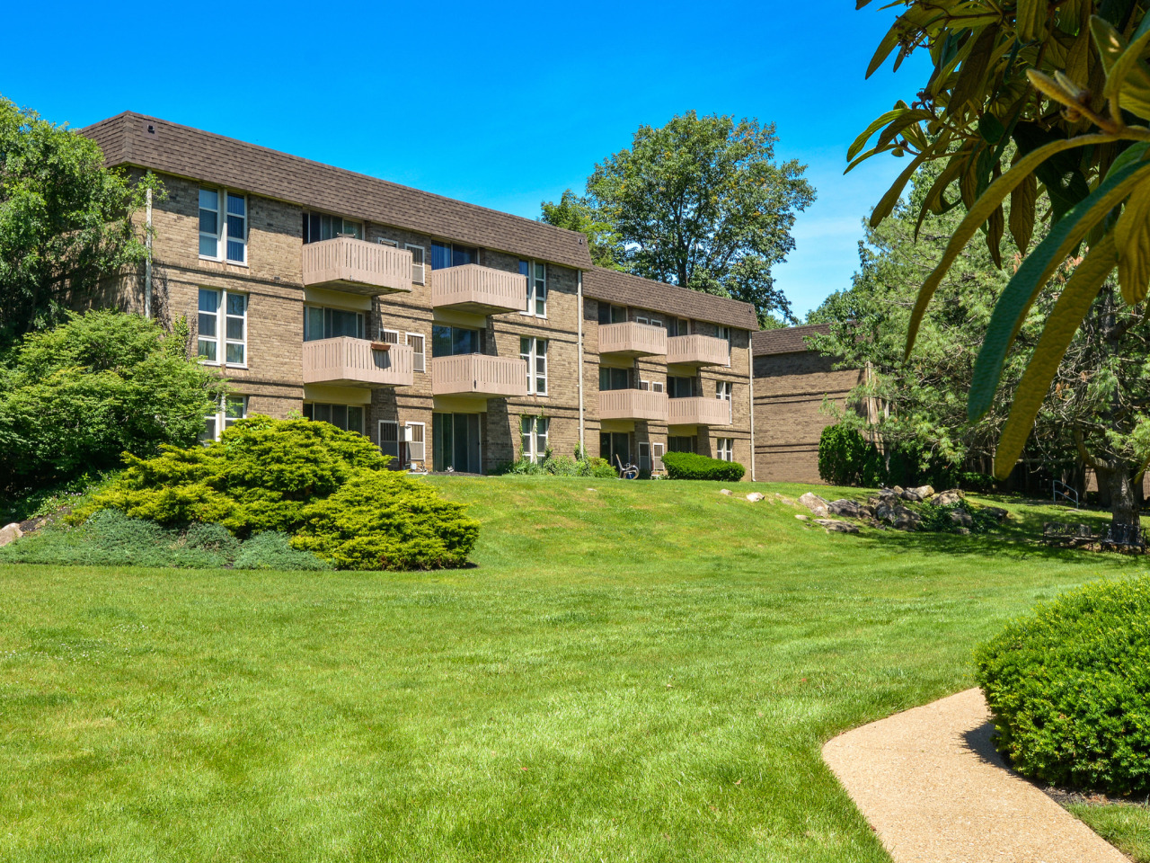Top of the Hill Apartments Image 16