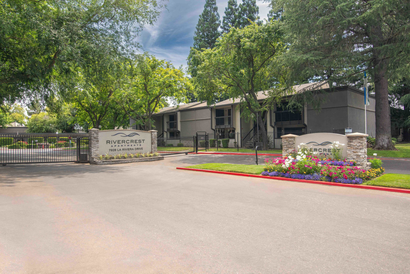 Rivercrest Apartments Image 2