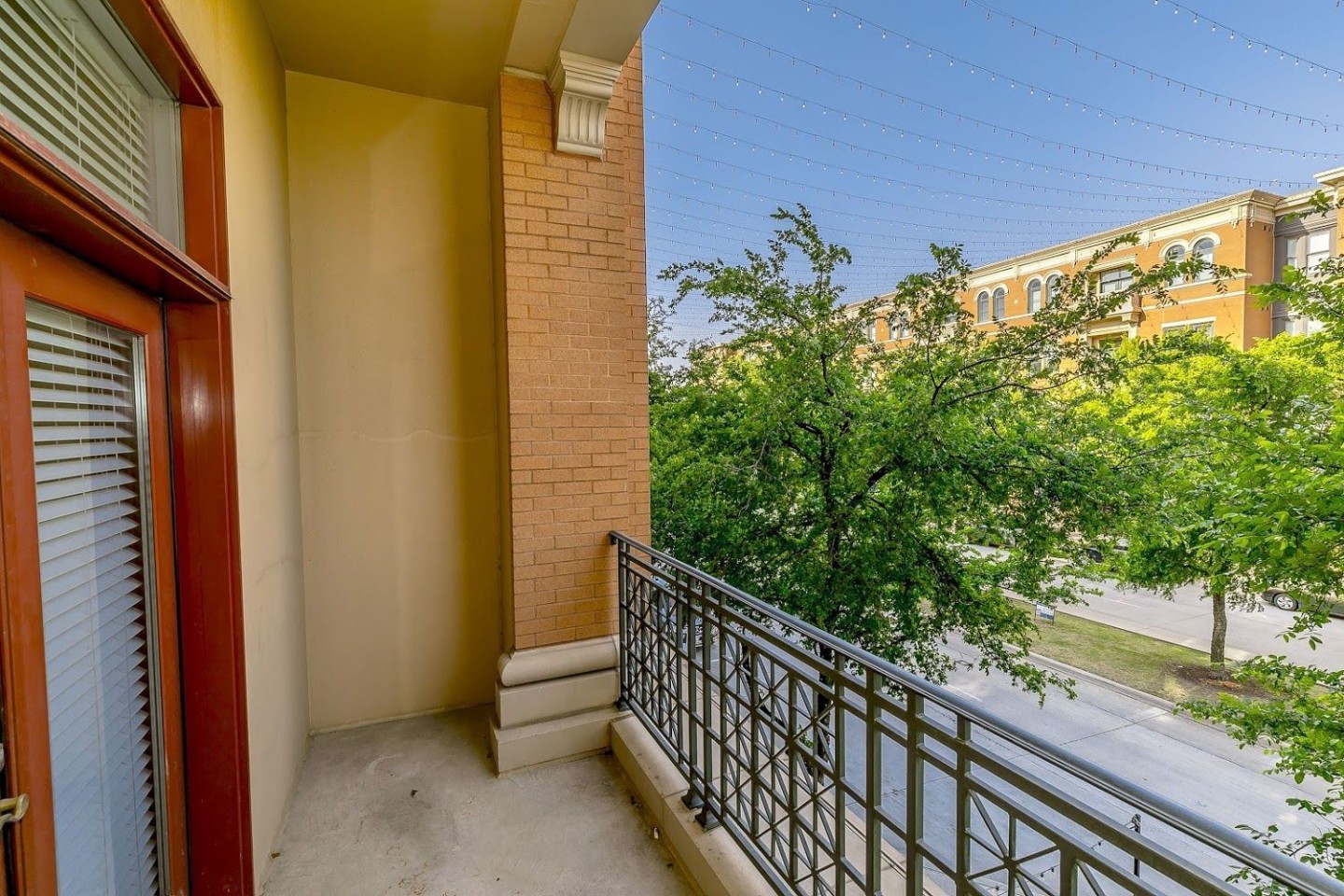Plaza At Frisco Square Image 18