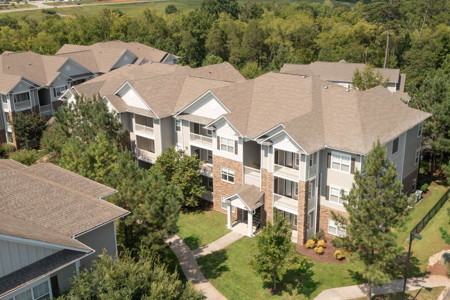 Vintage Creekwood Park Apartments Image 4