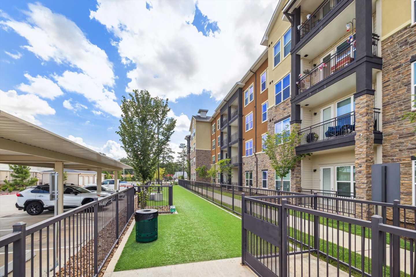 The Flats at Hooper Hill Image 10