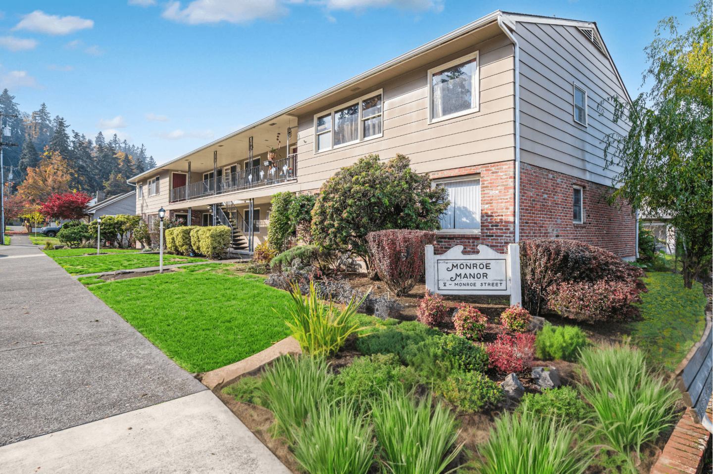 Monroe Manor Apartments Image 8