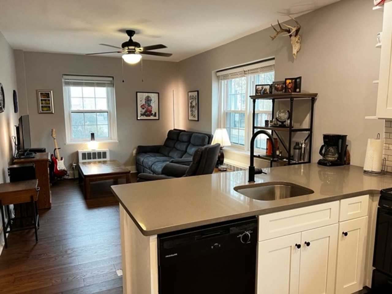 672 Franklin Place E Image 5
