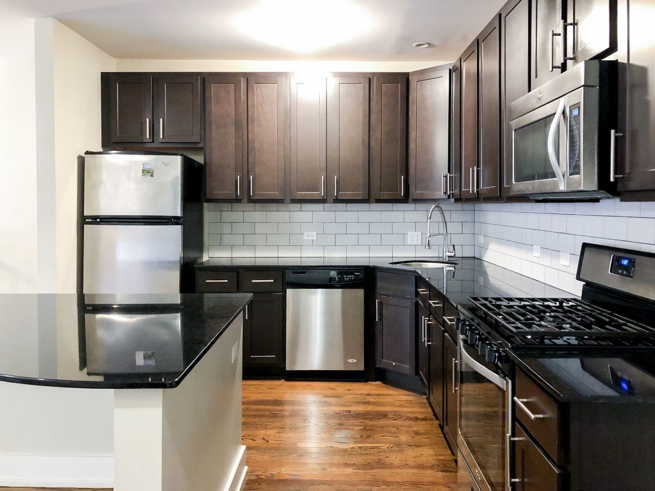 5056 North Winchester Apt. Image 5