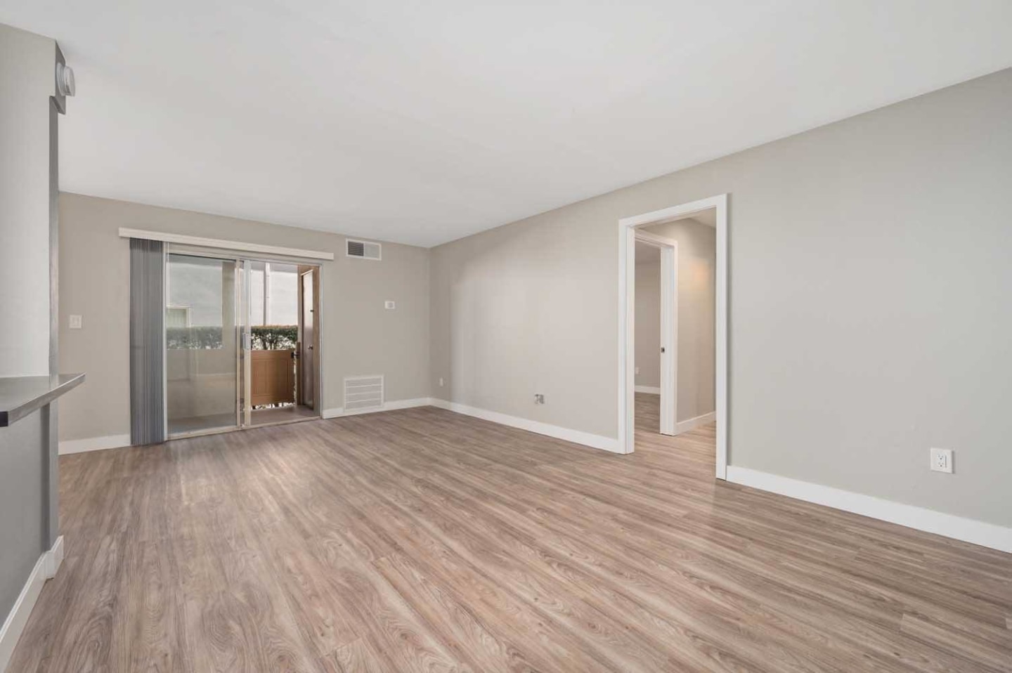 Los Robles Apartments Image 25