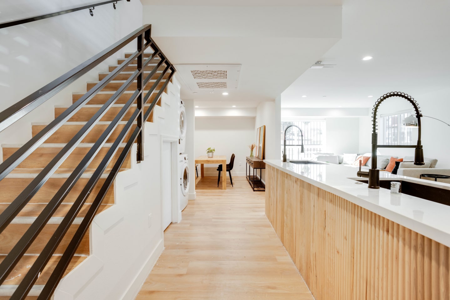1224 W 37th Place - Co-Living Image 4