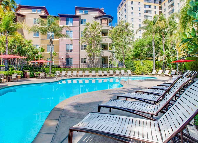 Villas at Park La Brea Image 10