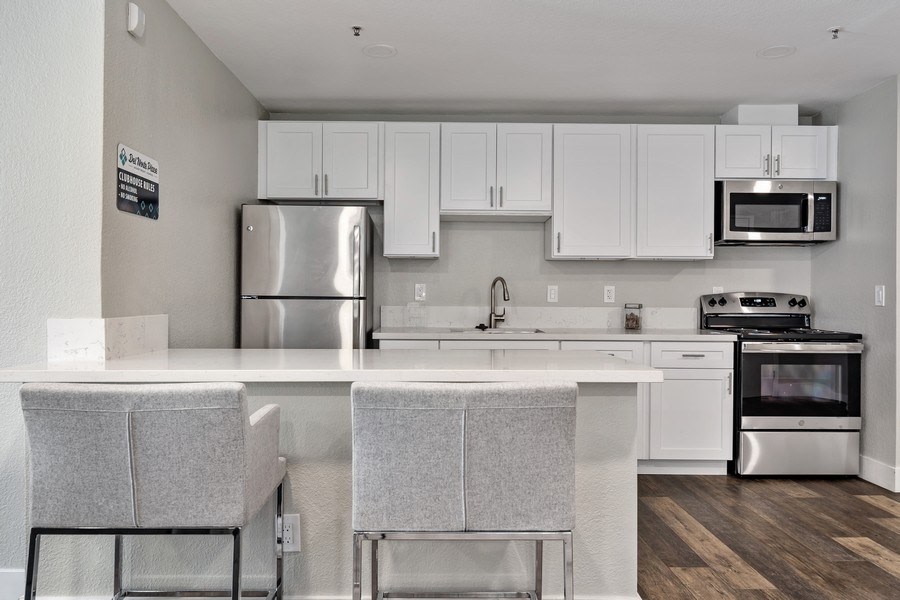 Del Norte Place Apartment Homes Image 17