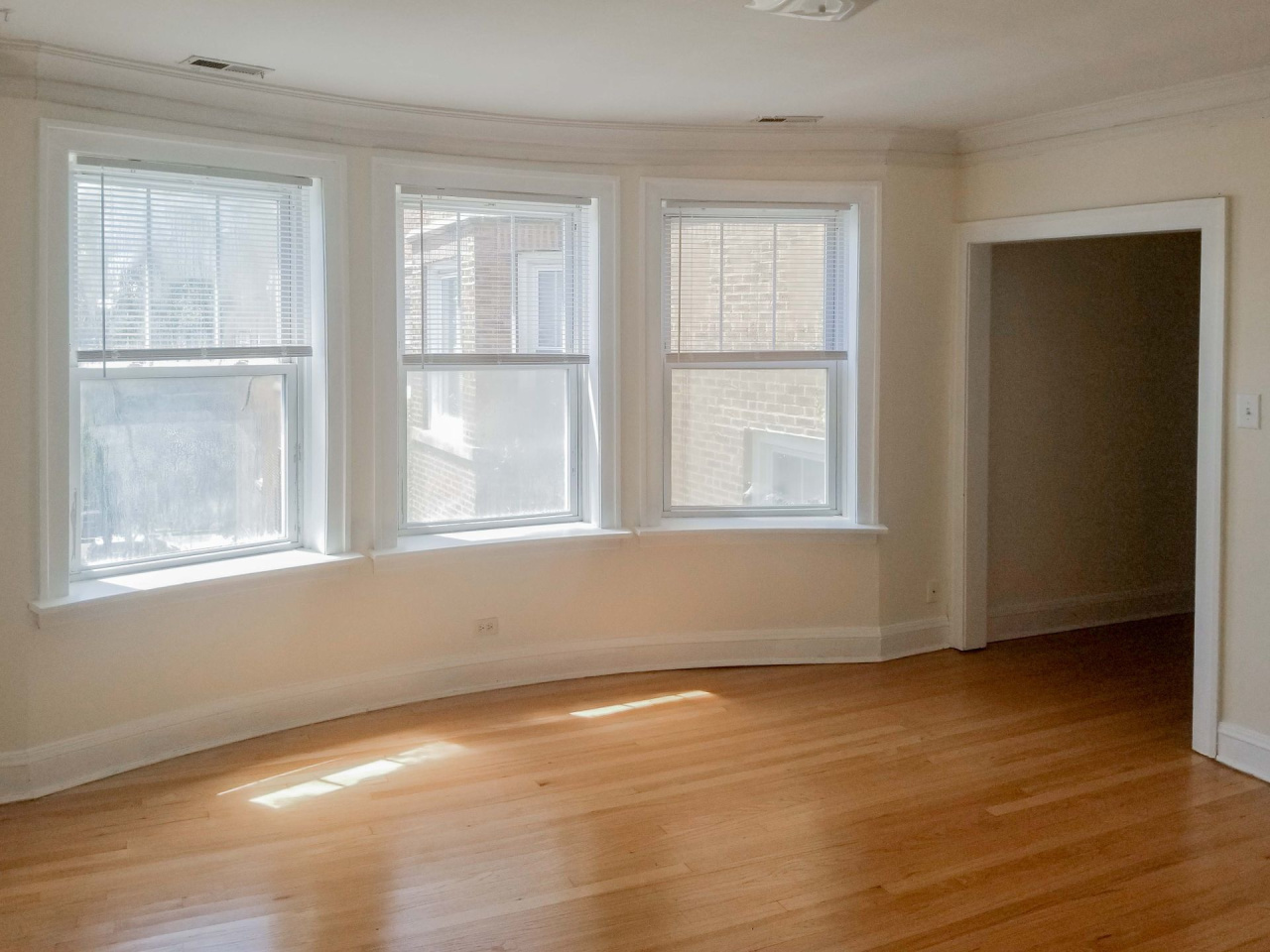 4917-23 N Hermitage Image 4