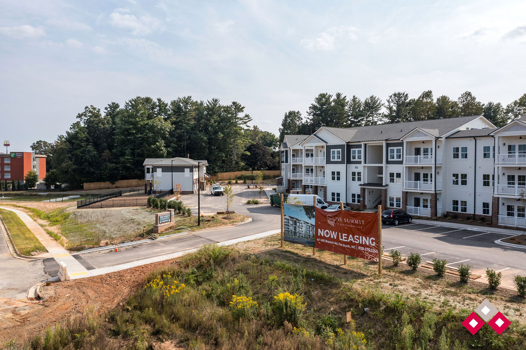 Summit at Hendersonville Image 36