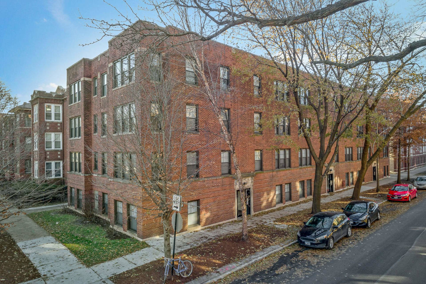 1941 West Winnemac Ave. Apt. Image 2