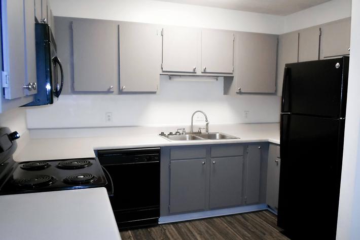 Whispering Oaks Apartments Image 13