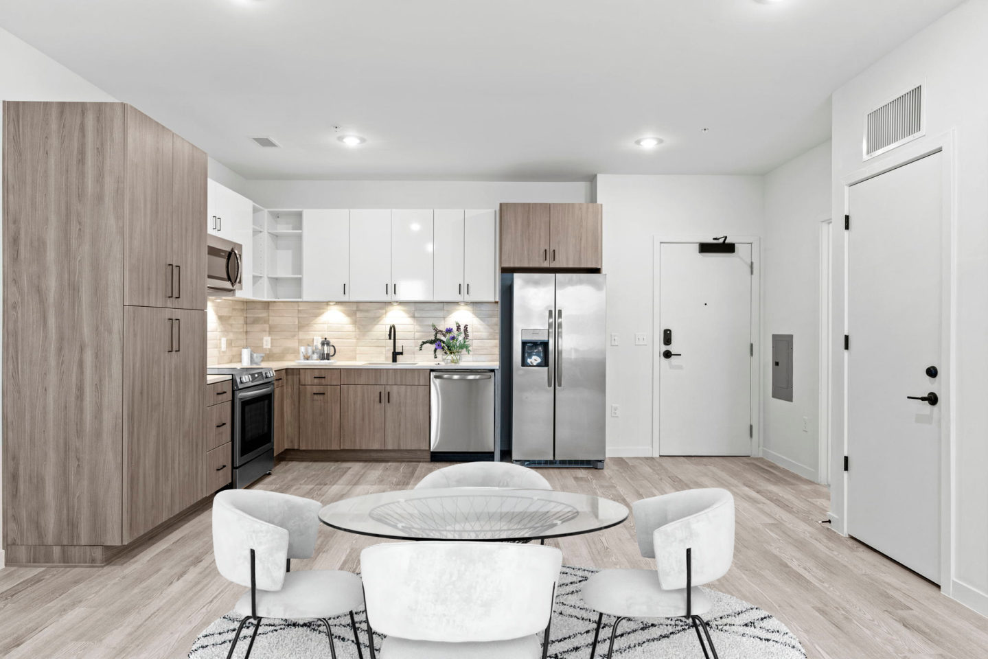 1510 Belleville Image 28