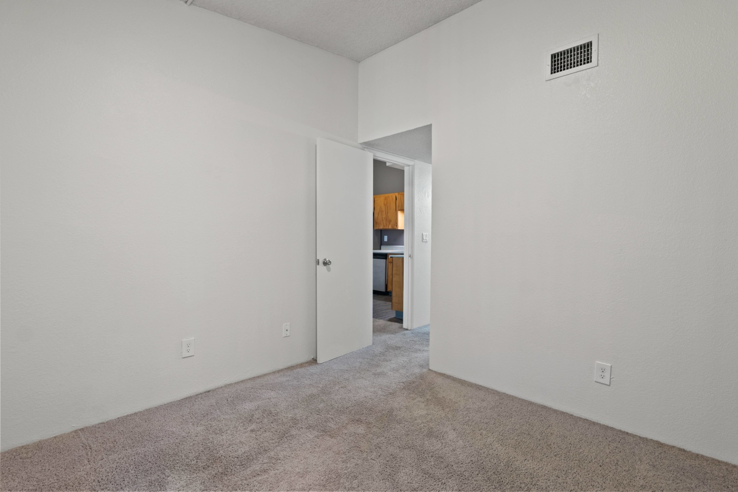 Regency Square Apartments Image 8
