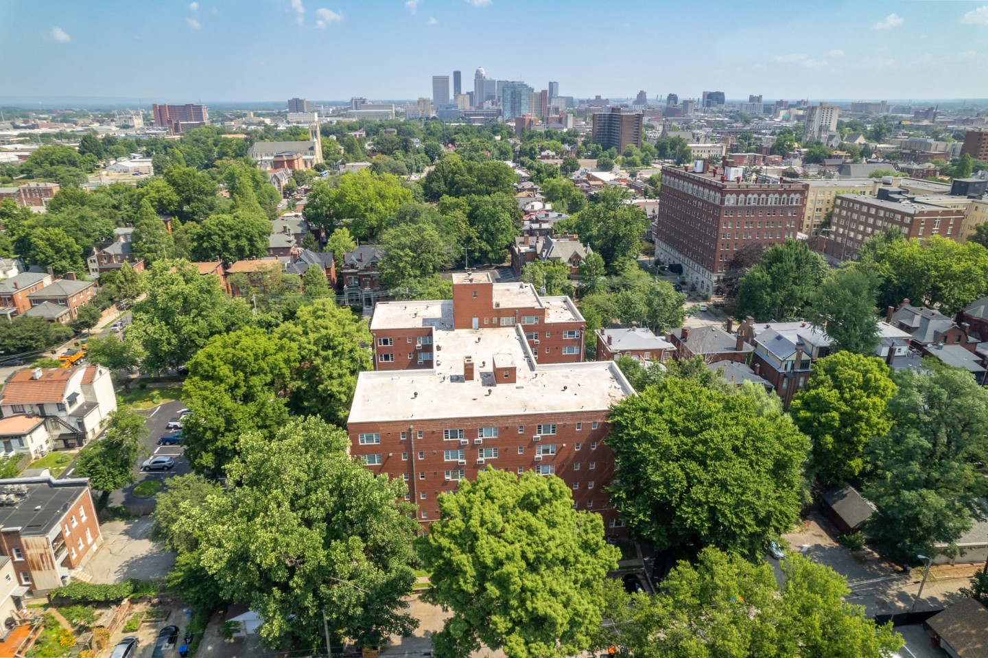 Park Chateau Apartments Image 24