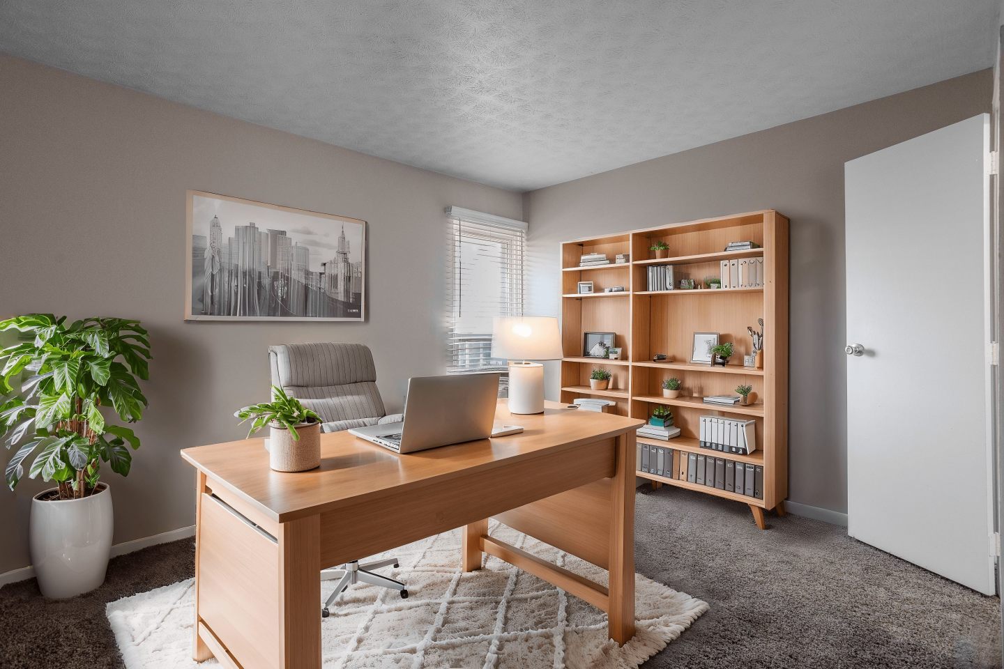 Somerford Square Apartments Image 7