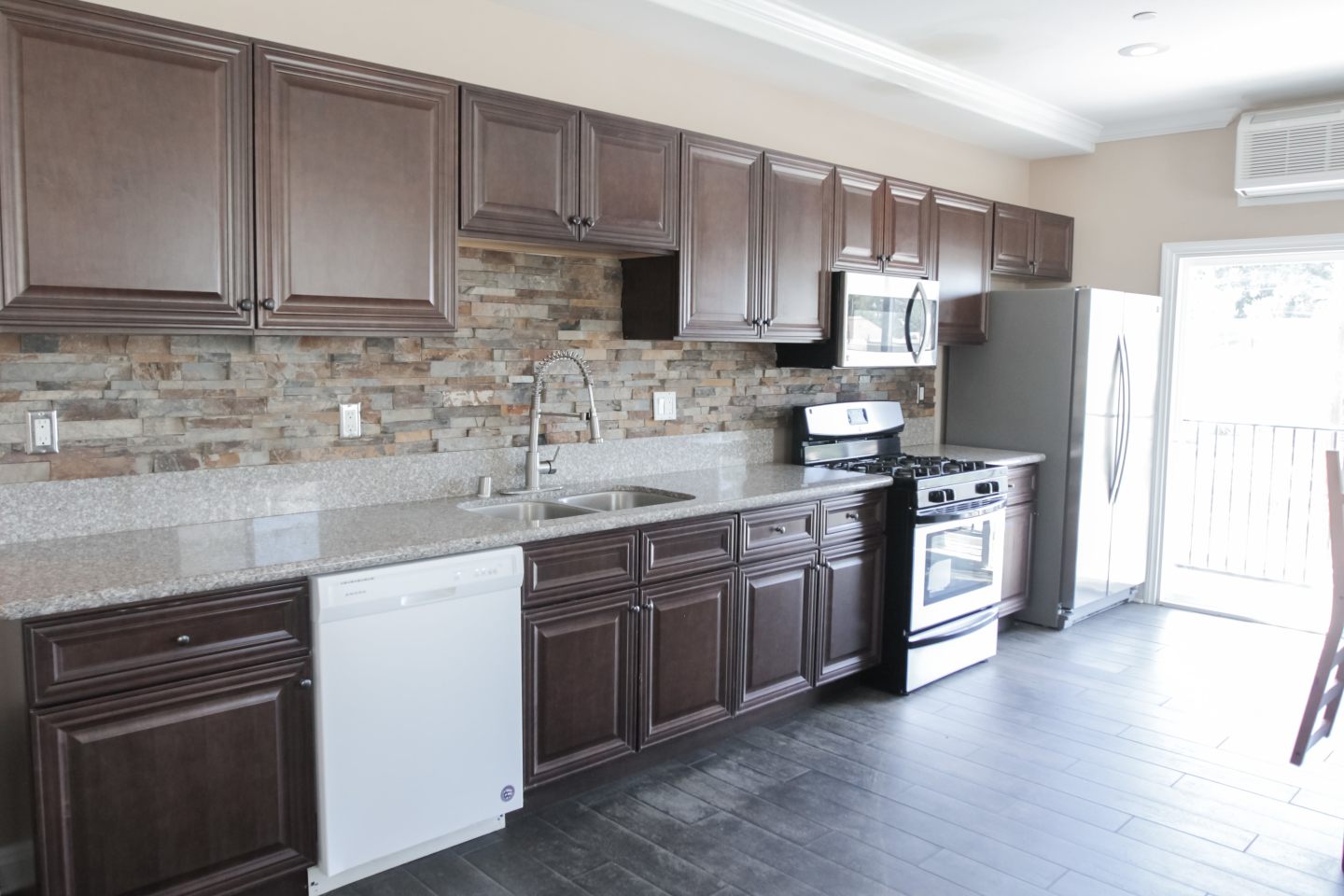 1337 W 36th Place - Co-Living Image 3