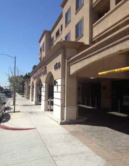 Plaza on California Image 7