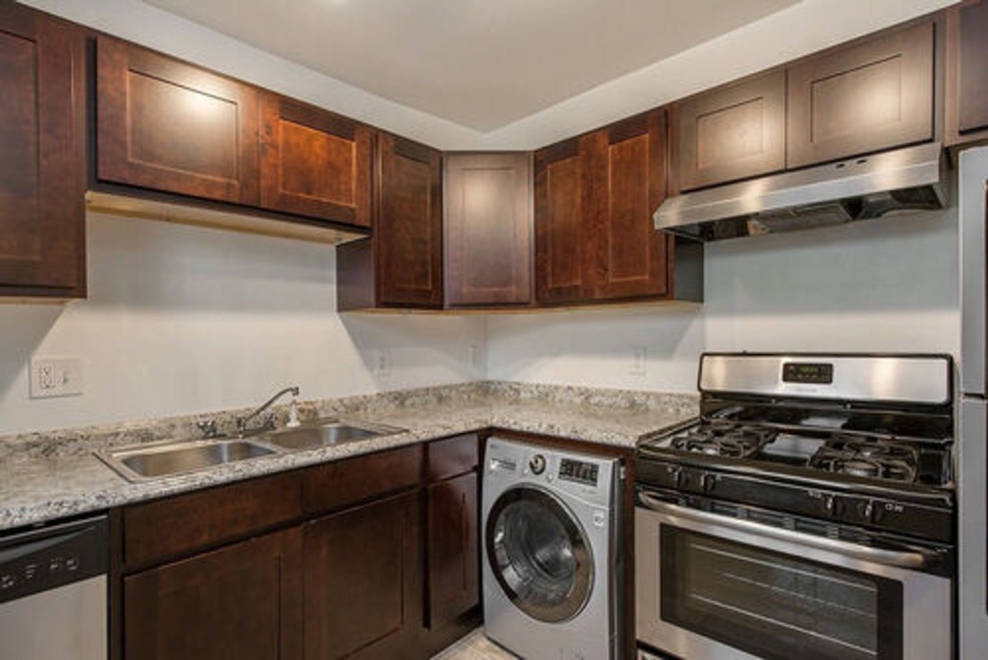 Spanish Oaks Image 7