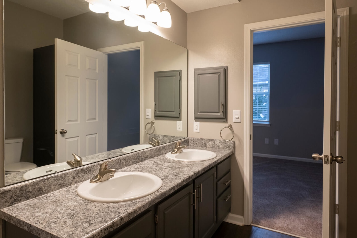 Pinnacle Pointe Apartments Image 28