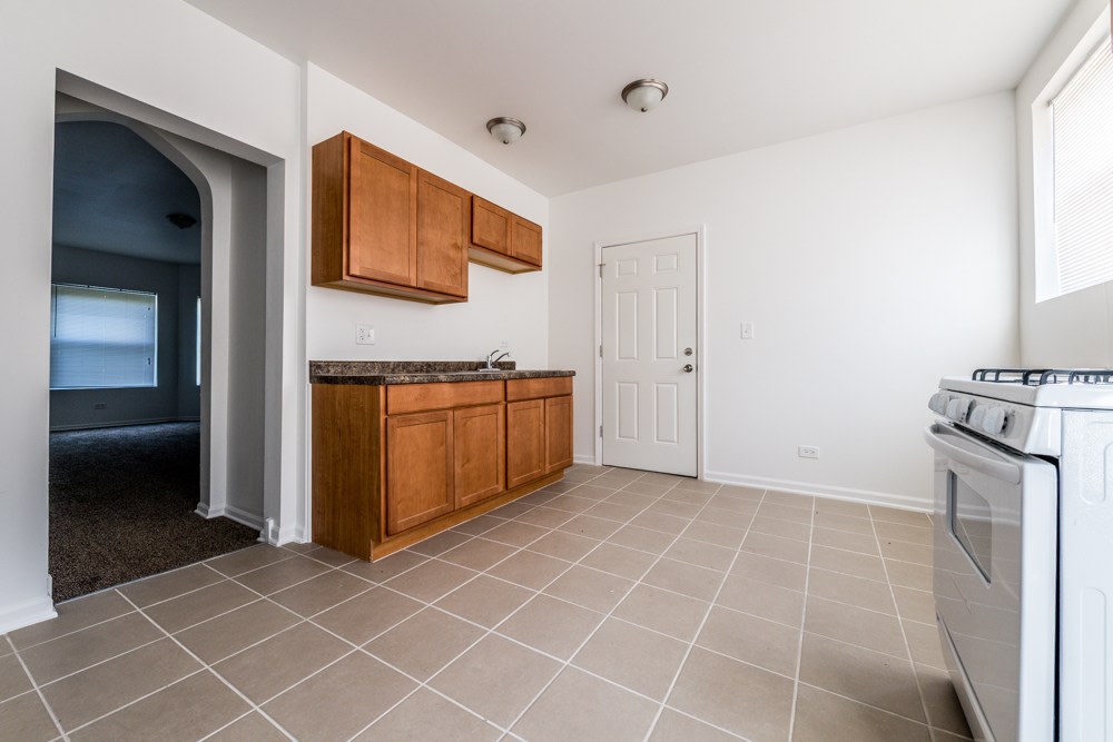 7846 S Saginaw Ave Image 5